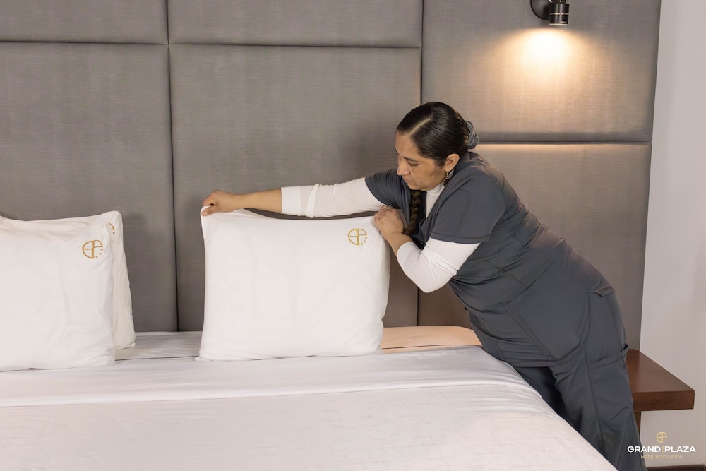 hotel grand one plaza