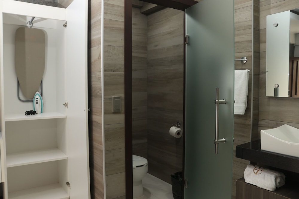 hotel grand one plaza