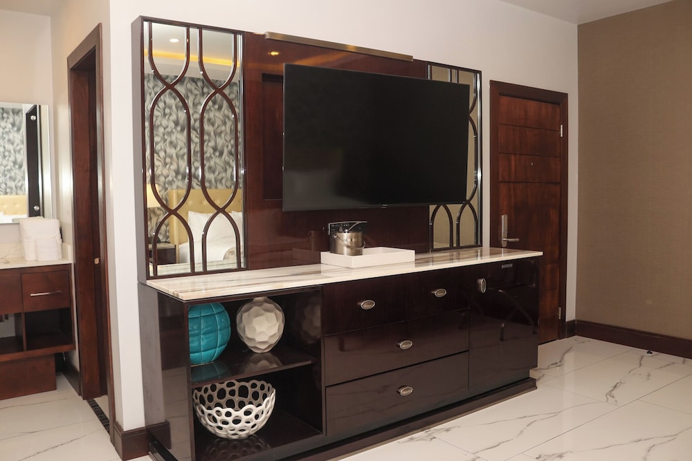 hotel grand one plaza