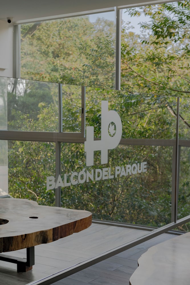 hotel balcon del parque