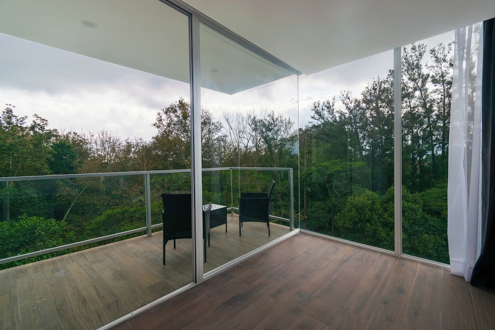 hotel balcon del parque