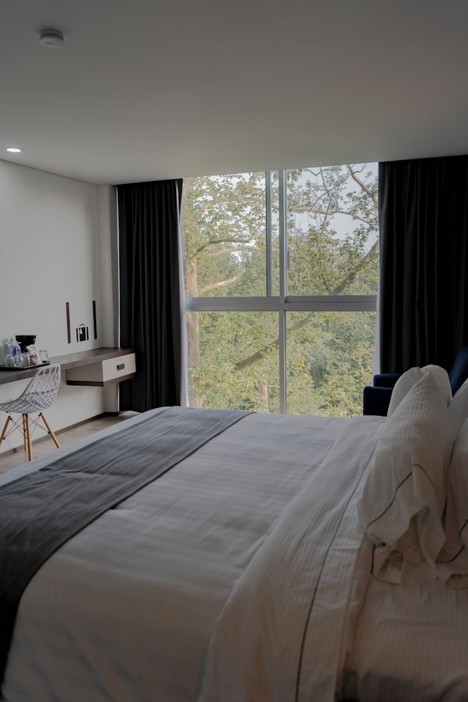 hotel balcon del parque