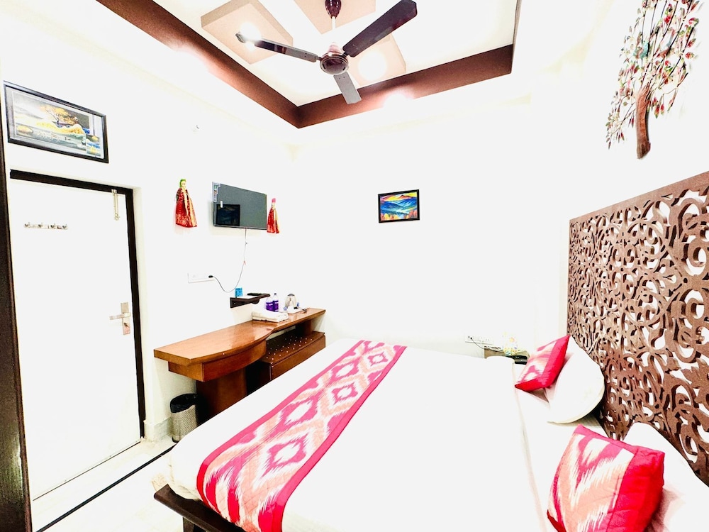 hotel the rathore heritage