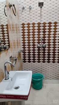 shraddha hotel