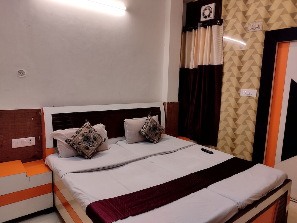 shraddha hotel