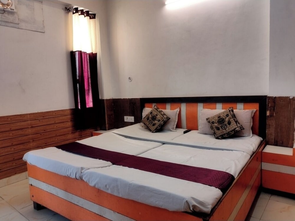 shraddha hotel