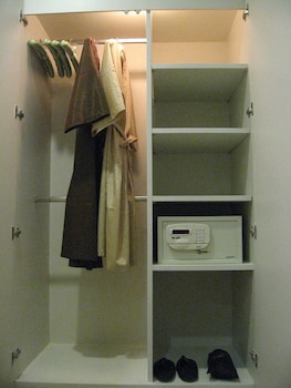 aphrodite inn bangkok