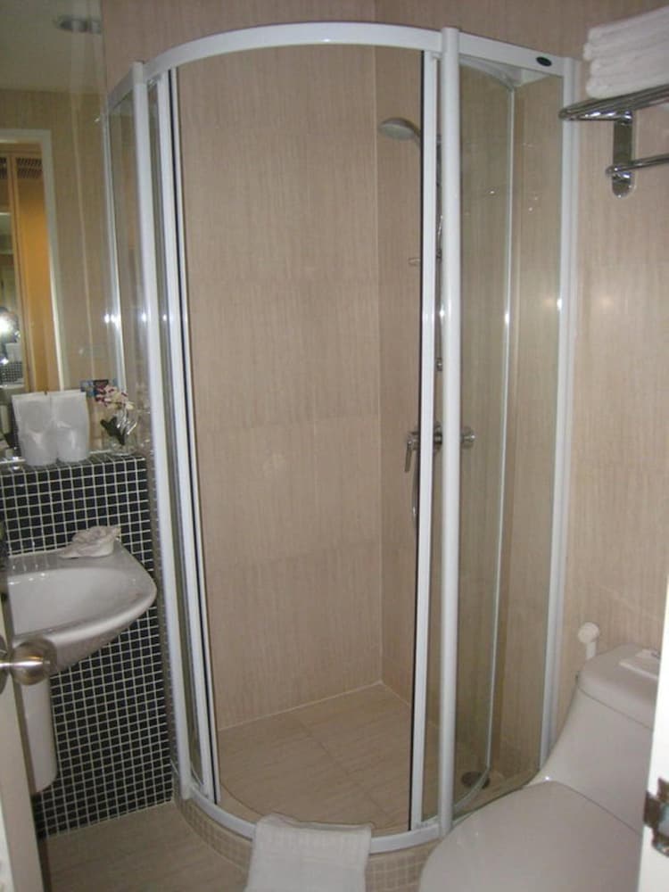 aphrodite inn bangkok