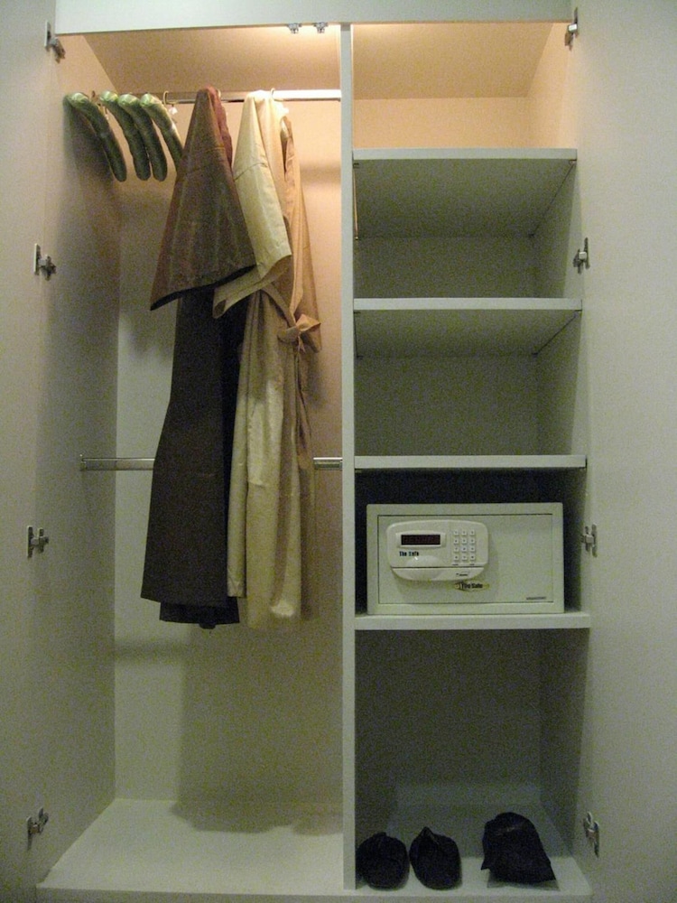 aphrodite inn bangkok