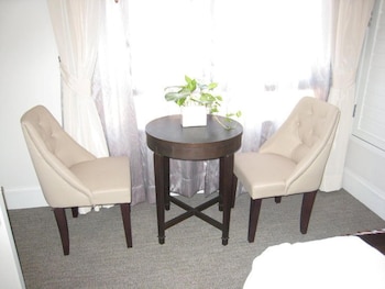 aphrodite inn bangkok