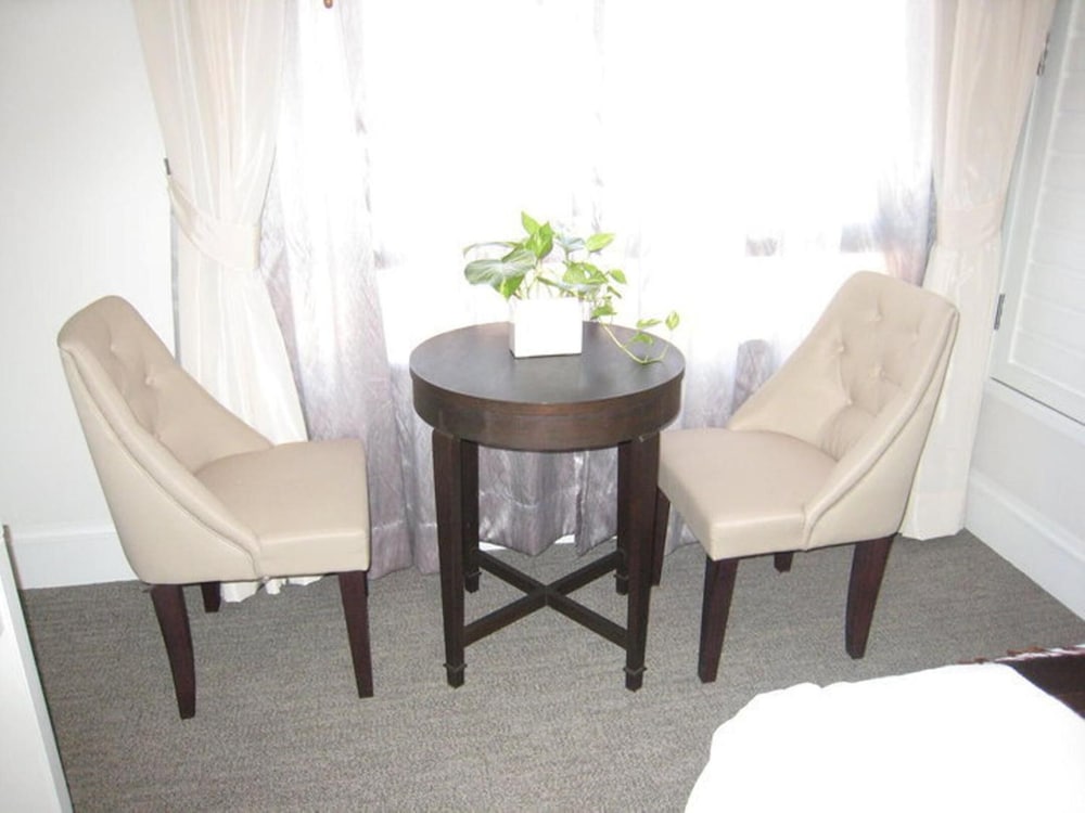 aphrodite inn bangkok