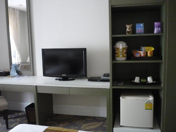 aphrodite inn bangkok