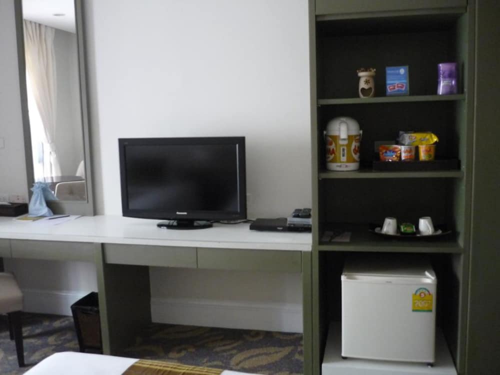 aphrodite inn bangkok