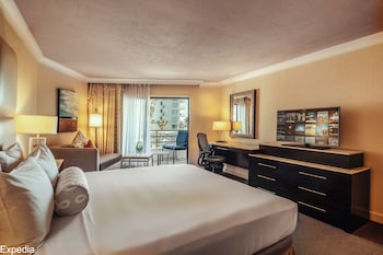 the waterfront beach resort a hilton hotel