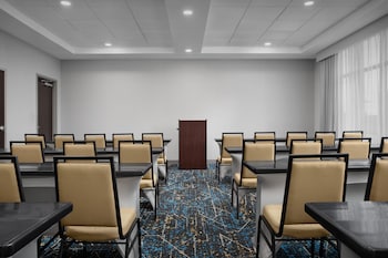 hampton inn and suites tupelo barnes crossing