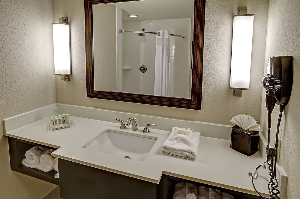 holiday inn hotel and suites tupelo north by ihg