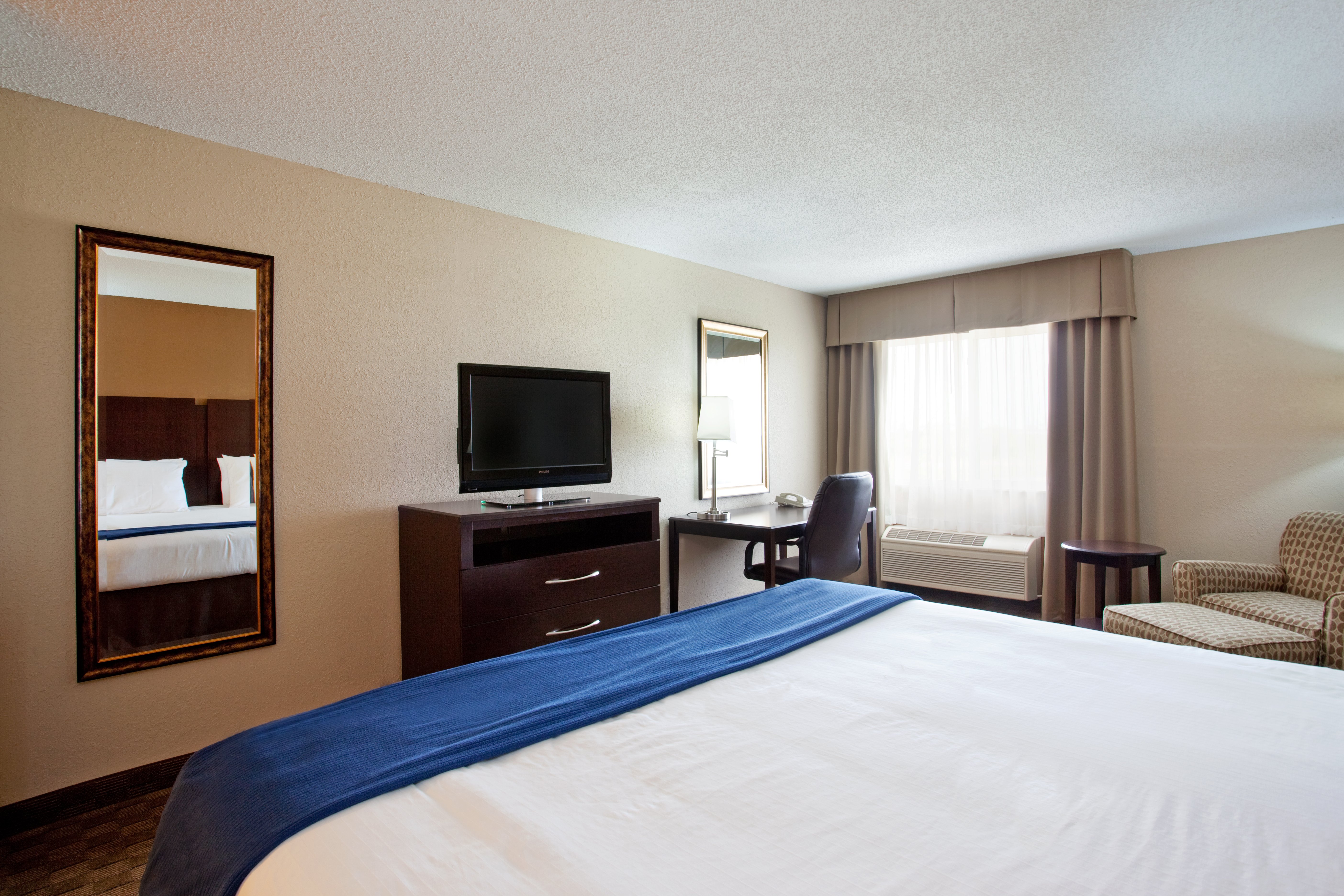 holiday inn express tuscola by ihg