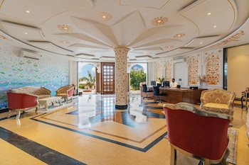 Traavista Aravali Mahal,,4 star