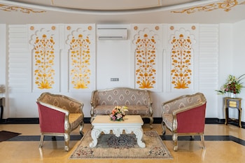 Traavista Aravali Mahal,,4 star