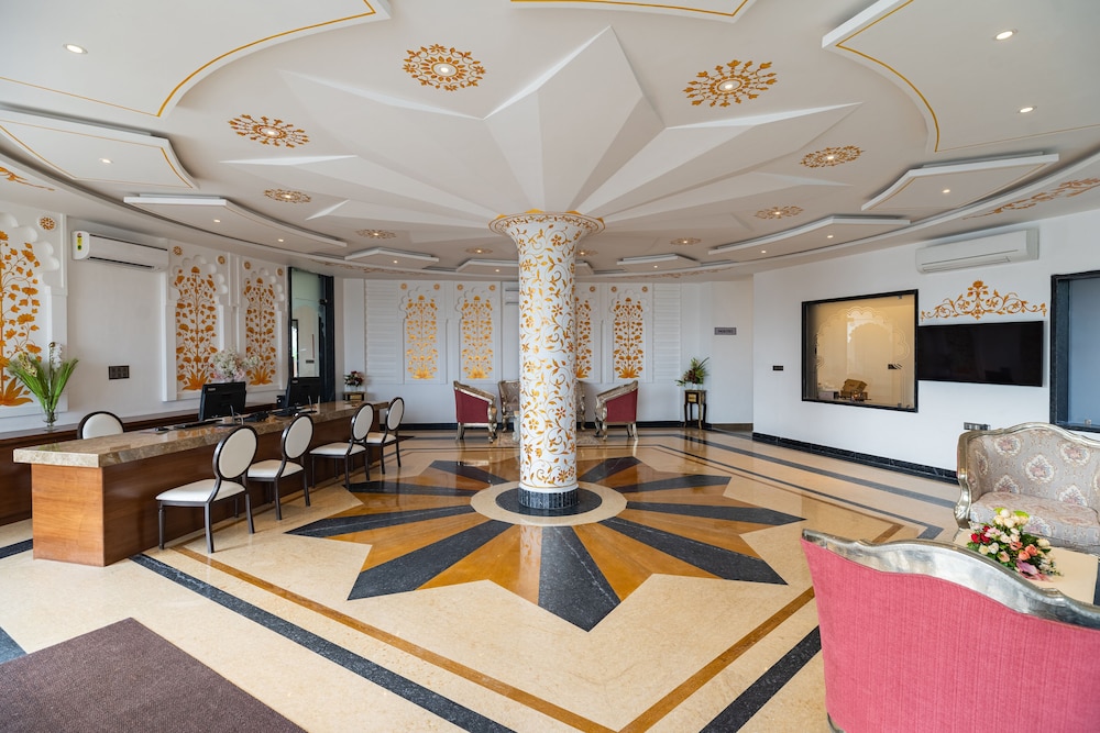 traavista aravali mahal