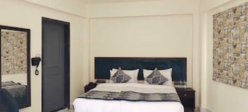 traavista aravali mahal