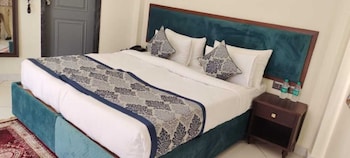 traavista aravali mahal