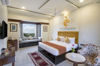 traavista aravali mahal