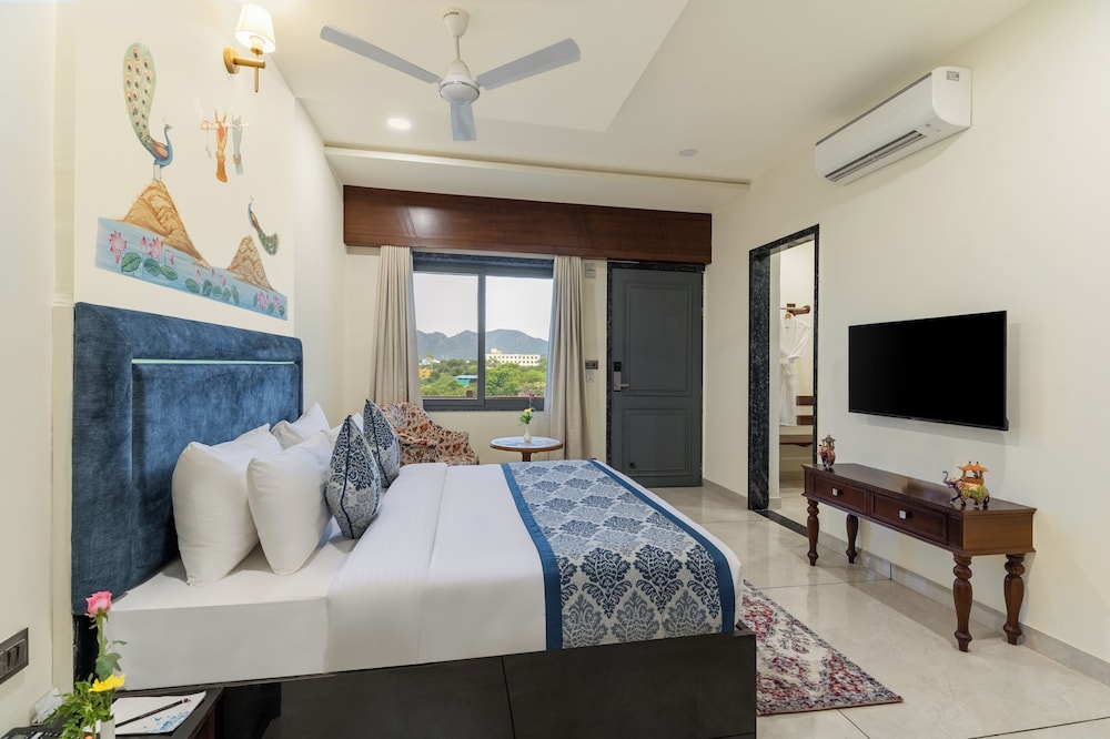 traavista aravali mahal