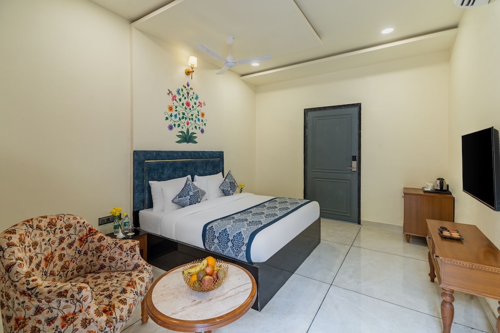 traavista aravali mahal