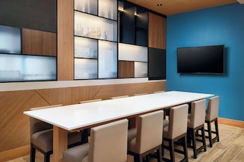 hyatt place melbourne airport