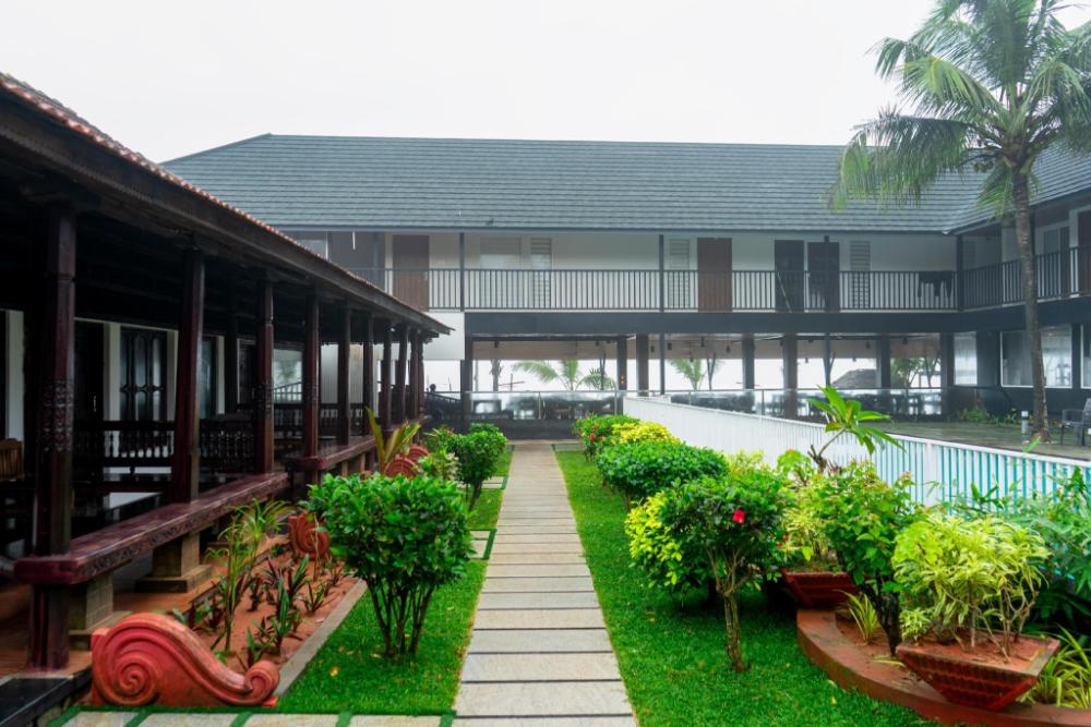 palm tree heritage beach resort