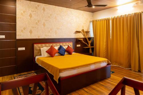 palm tree heritage beach resort