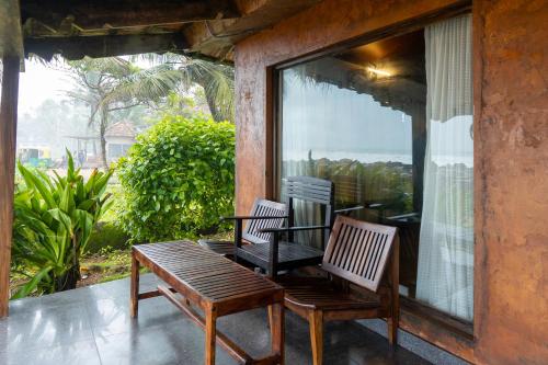 palm tree heritage beach resort