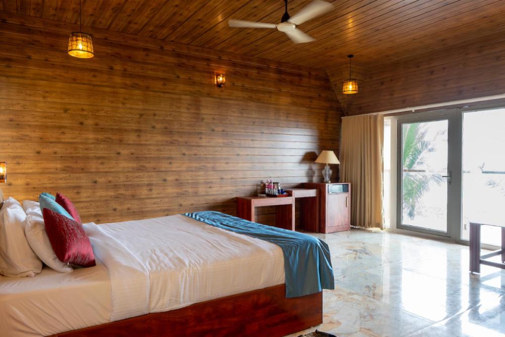 palm tree heritage beach resort