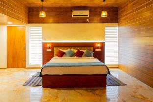 palm tree heritage beach resort