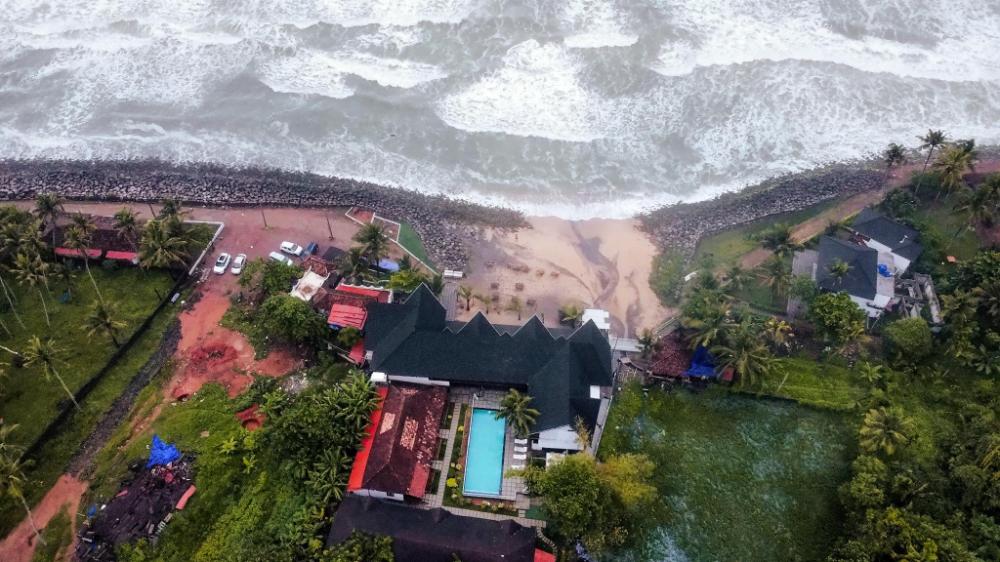 palm tree heritage beach resort