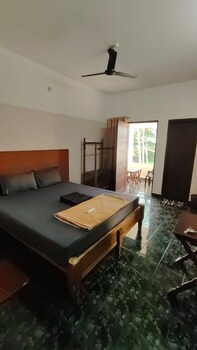 palm tree heritage beach resort