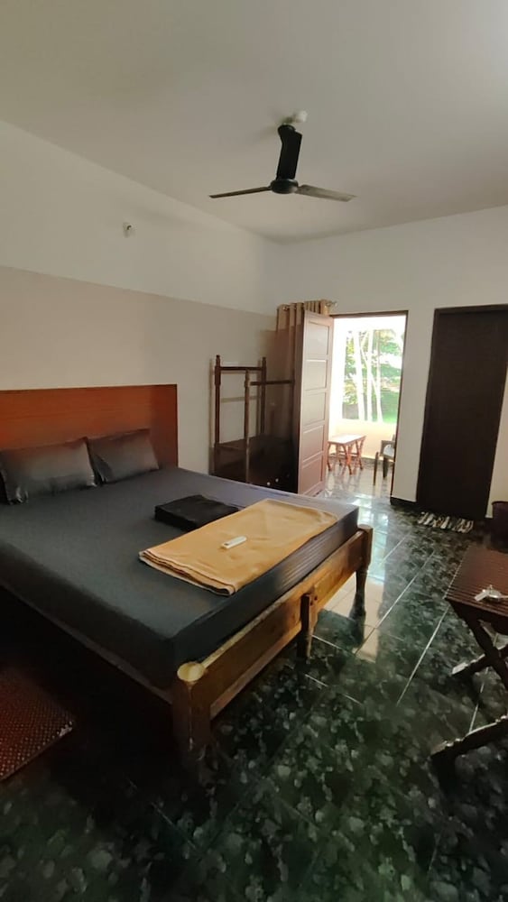 palm tree heritage beach resort