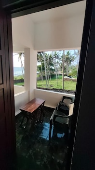 palm tree heritage beach resort