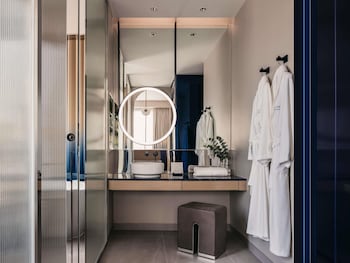 mondrian singapore duxton