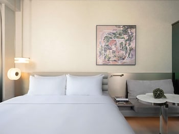 mondrian singapore duxton