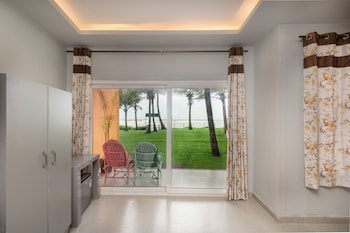 amadi beach front resort