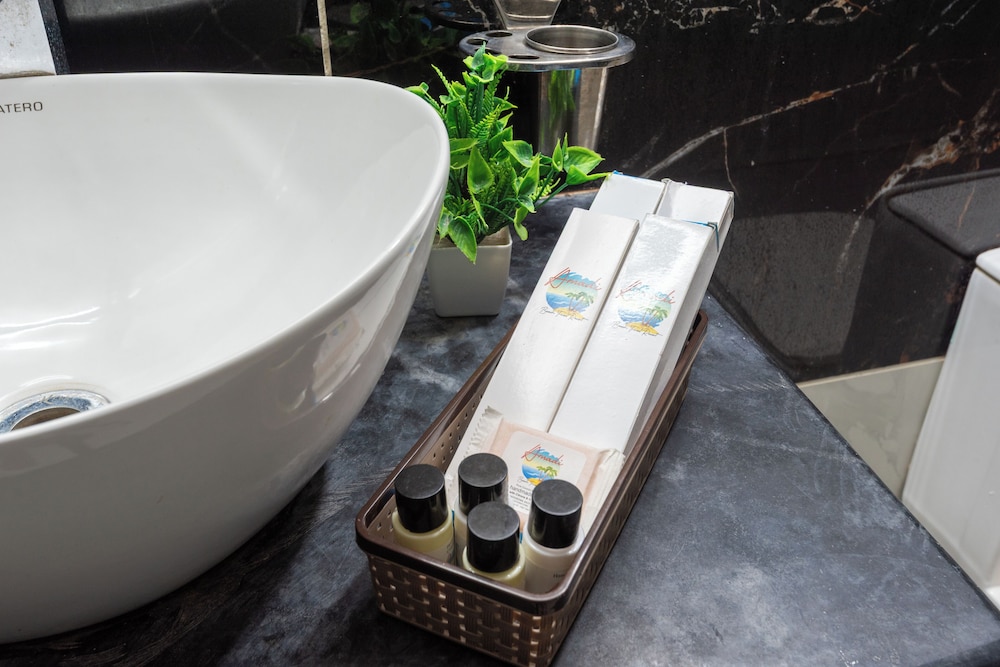 amadi beach front resort