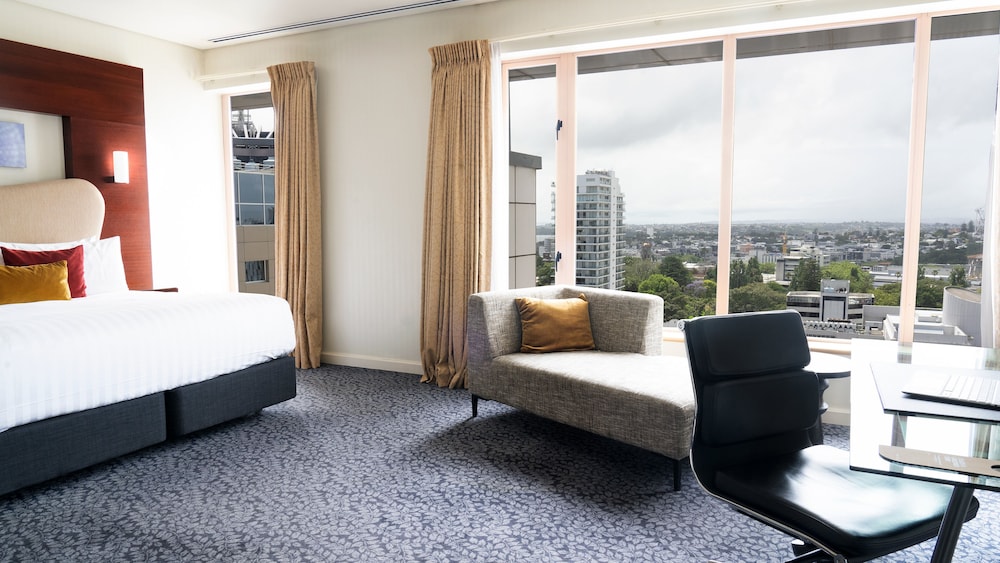 crowne plaza auckland by ihg