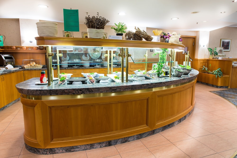 holiday inn skopje by ihg