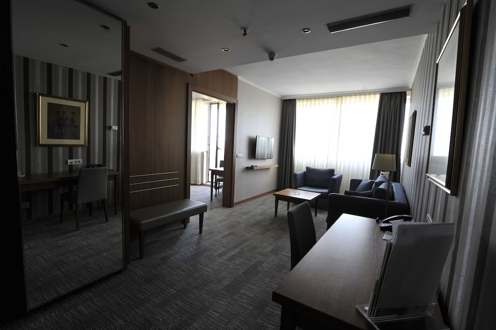 holiday inn skopje by ihg