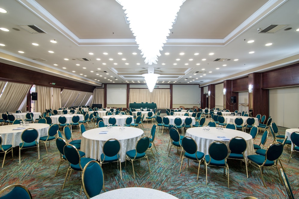holiday inn skopje by ihg