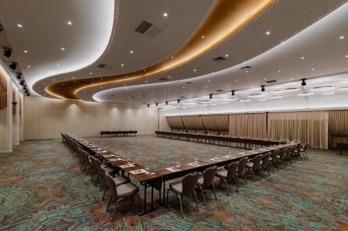 holiday inn skopje by ihg