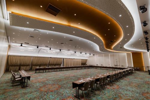 holiday inn skopje by ihg