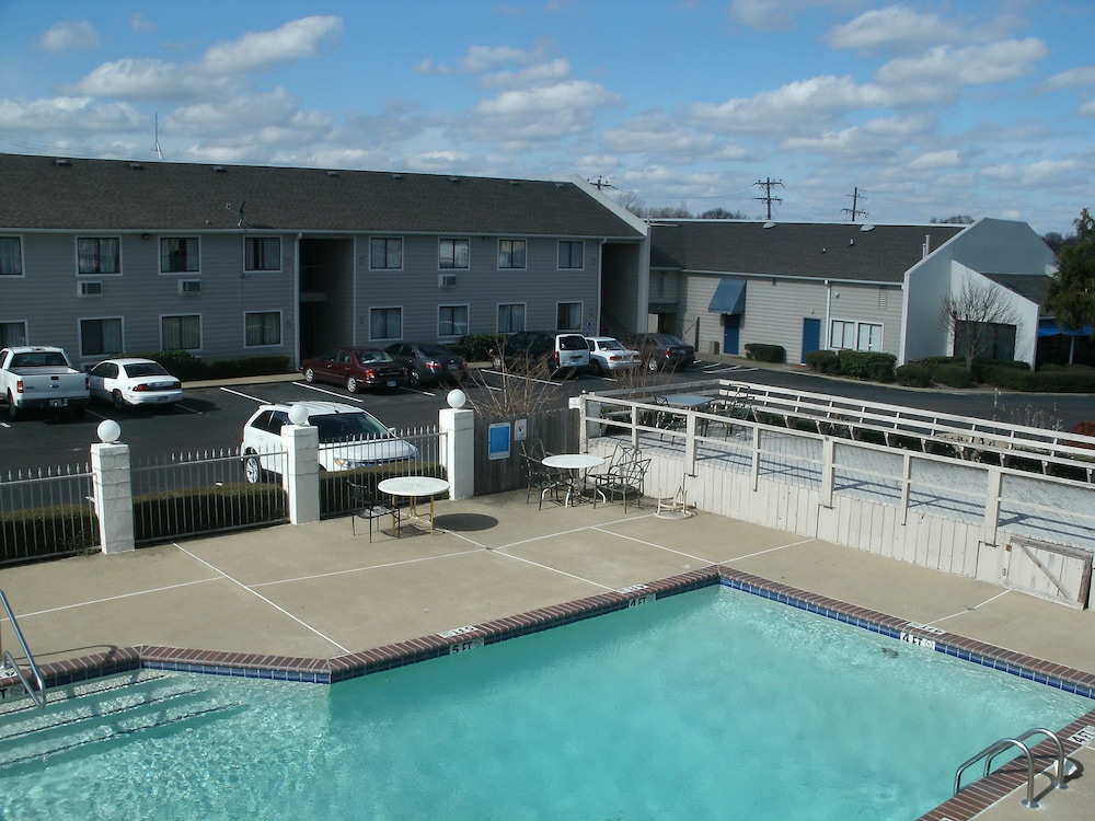 motel 6 millington tn